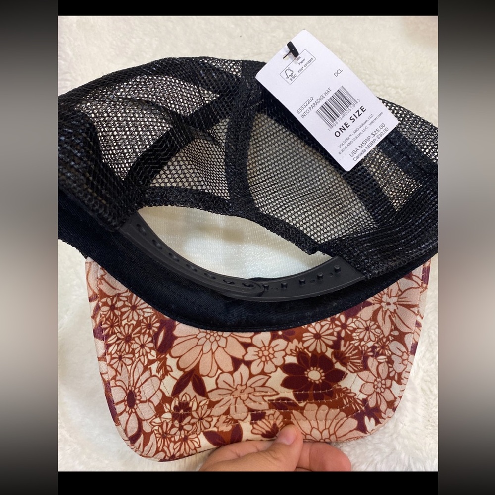 Volcom Hat - Picture 2 of 2